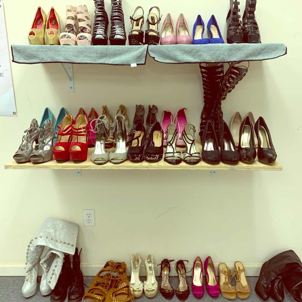 29 pairs of ladies heels ranging from size 6-6.5